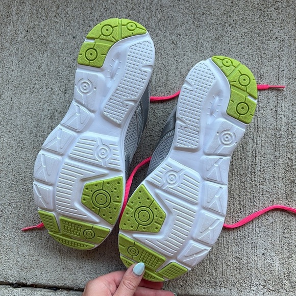NEW Ryka Gray Green Pink Athletic Shoes size 8 - Picture 6 of 6